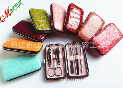 【小額批發(fā)】彩色石頭紋美容套裝 指甲刀美甲工具 禮品指甲鉗套裝 - 【小額批發(fā)】彩色石頭紋美容套裝 指甲刀美甲工具 禮品指甲鉗套裝廠家 - 【小額批發(fā)】彩色石頭紋美容套裝 指甲刀美甲工具 禮品指甲鉗套裝價(jià)格 - 陽江市江城區(qū)素妝美容工具廠 - 